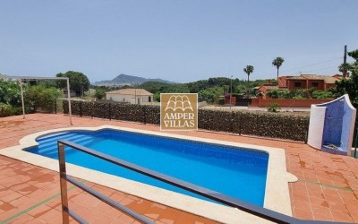 Spacious sunny villa near Altea la Vella, with nice views.